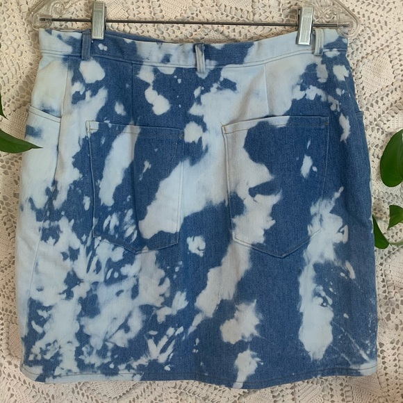 Tie-dye denim skirt - Picture 2 of 3